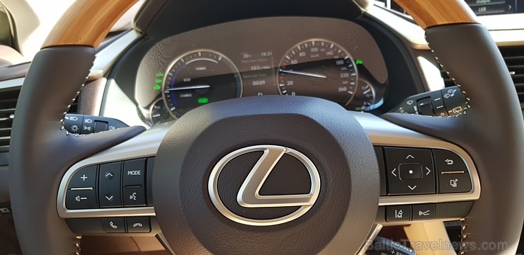 Travelnews.lv ar jauno 7-vietīgo «Lexus RX 450hL» apceļo Jelgavu, Jūrmalu, Talsus un Rīgu 224757