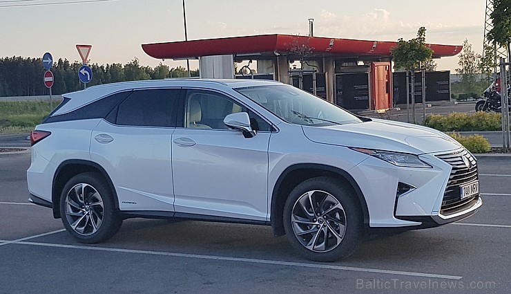 Travelnews.lv ar jauno 7-vietīgo «Lexus RX 450hL» apceļo Jelgavu, Jūrmalu, Talsus un Rīgu 224779
