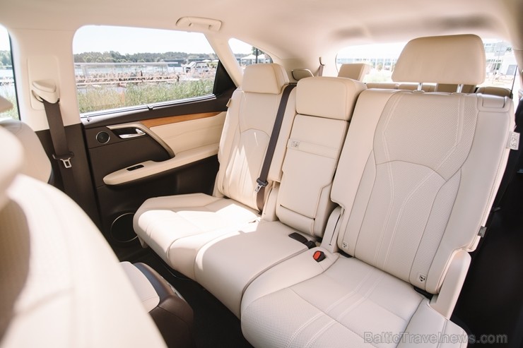 Japāņu premium klases zīmols piedāvā «Lexus RX 450hL» Jūrmalas skatos 224854