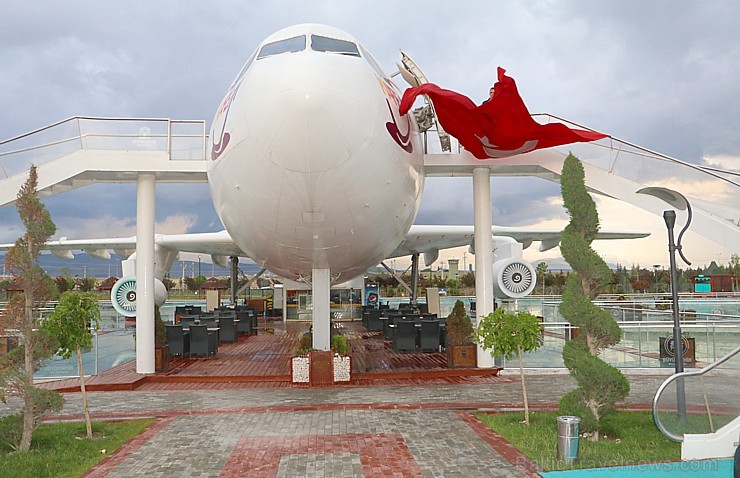 Travelnews.lv Konjā iepazīst «Türk Yıldızları Parkı» lidmašīnas restorānu. Sadarbībā ar «Turkish Airlines» Travelnews.lv Konjā iepazīst «Türk Yıldızları Parkı» lidmašīnas restorānu. Sadarbībā ar «Turkish Airlines» 224934