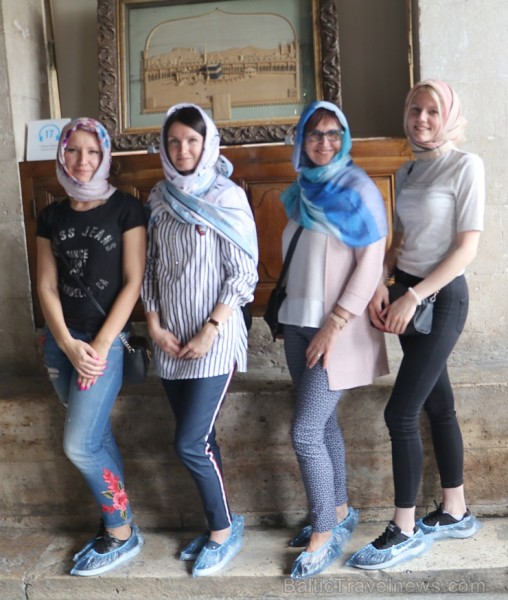 Travelnews.lv iepazīst Mevlevi jeb Rūmī mauzoleju, muzeja ēku, mošeju un centrālo laukumu. Sadarbībā ar Turkish Airlines Travelnews.lv iepazīst Mevlevi jeb Rūmī mauzoleju, muzeja ēku, mošeju un centrālo laukumu. Sadarbībā ar Turkish Airlines 225031