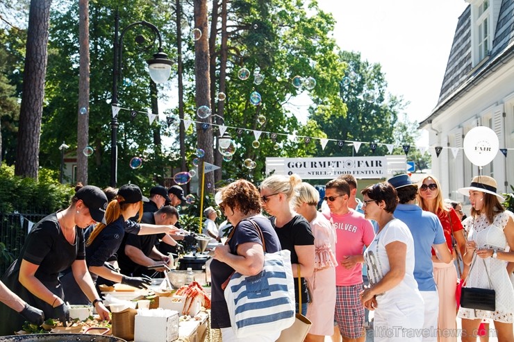 Jūrmalā grandiozi aizvada ielu ēdienu festivālu Gourmet Fair 225902