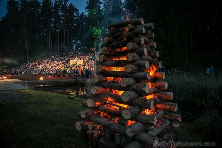 Valkā izdziedāts Līgo dižkoncerts 226037