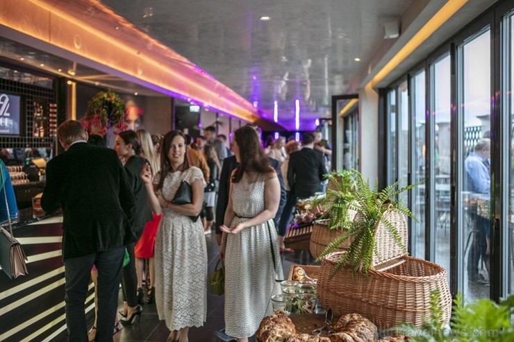 «Grand Hotel Kempinski Riga» atklāj panoramas bāru-restorānu «Stage 22» 226109