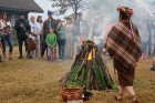 Vasaras saulgriežu laikā patriotiski noskaņoti cilvēki izgaismojuši Latviju, apejot tai apkārt