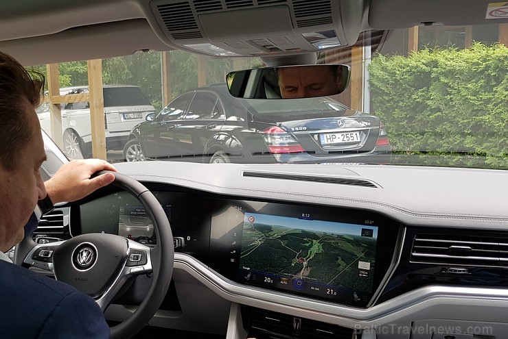 Golfa klubā «Viesturi» tiek prezentēts jaunais apvidus automobilis «Volkswagen Touareg» 226340