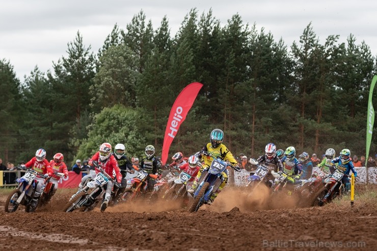 Dobelē norisinās cīņas Latvijas čempionātā motokrosā 226596