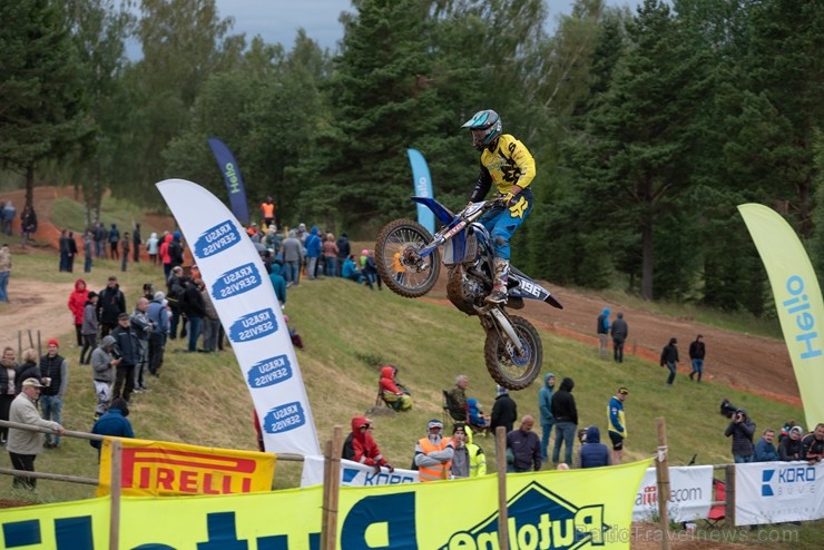 Dobelē norisinās cīņas Latvijas čempionātā motokrosā 226598