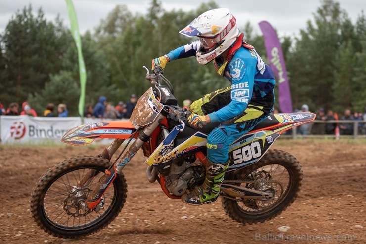 Dobelē norisinās cīņas Latvijas čempionātā motokrosā 226603