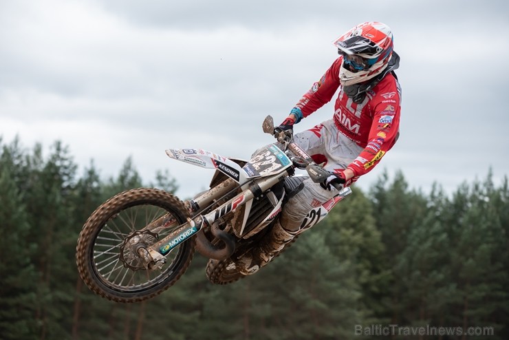 Dobelē norisinās cīņas Latvijas čempionātā motokrosā 226605