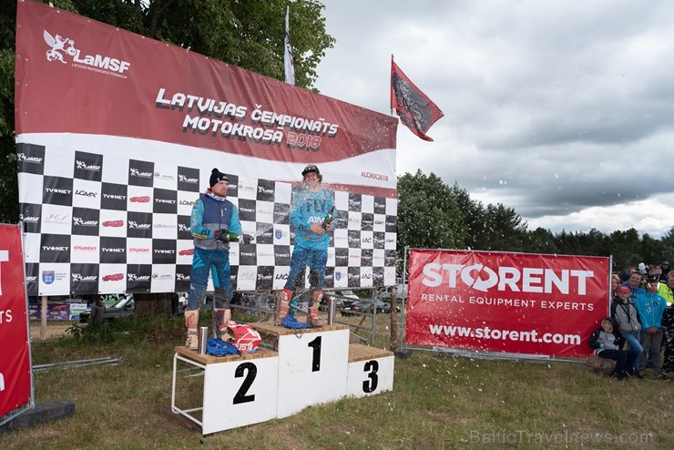 Dobelē norisinās cīņas Latvijas čempionātā motokrosā 226614