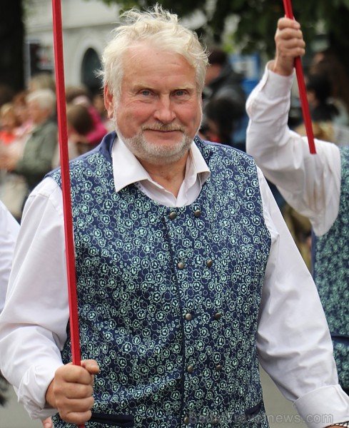 Dziesmu un deju svētku atklāšanas gājiens pulcē Rīgā visus Latvijas novadus (101-200) 226624