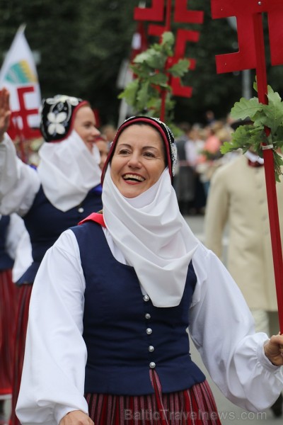 Dziesmu un deju svētku atklāšanas gājiens pulcē Rīgā visus Latvijas novadus (101-200) 226629