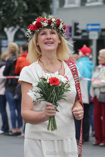 Dziesmu un deju svētku atklāšanas gājiens pulcē Rīgā visus Latvijas novadus (101-200) 226665