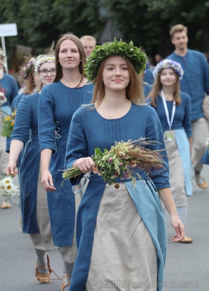 Dziesmu un deju svētku atklāšanas gājiens pulcē Rīgā visus Latvijas novadus (201-300) 226729
