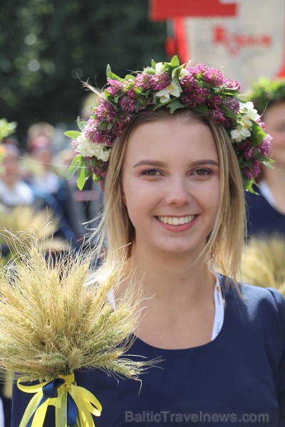 Dziesmu un deju svētku atklāšanas gājiens pulcē Rīgā visus Latvijas novadus (201-300) 226742
