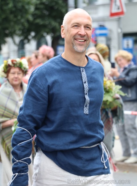 Dziesmu un deju svētku atklāšanas gājiens pulcē Rīgā visus Latvijas novadus (201-300) 226758