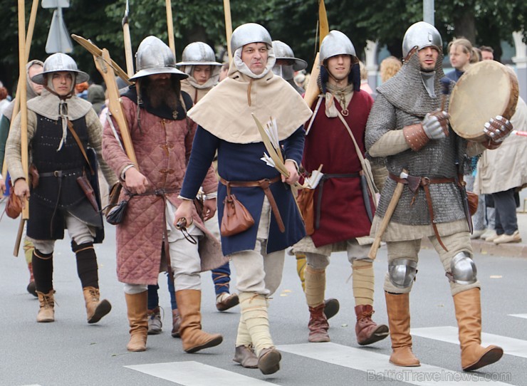 Dziesmu un deju svētku atklāšanas gājiens pulcē Rīgā visus Latvijas novadus (201-300) 226779