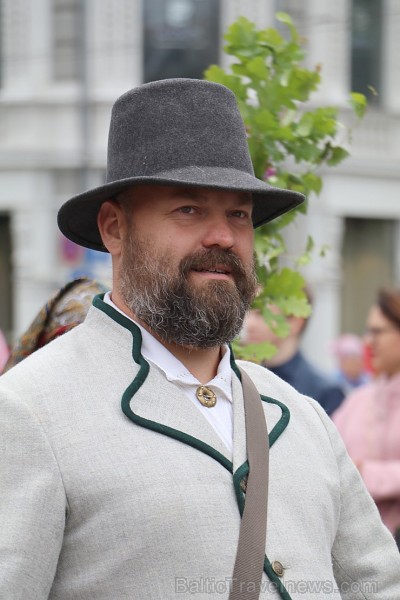 Dziesmu un deju svētku atklāšanas gājiens pulcē Rīgā visus Latvijas novadus (201-300) 226804