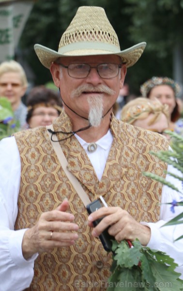 Dziesmu un deju svētku atklāšanas gājiens pulcē Rīgā visus Latvijas novadus (201-300) 226813