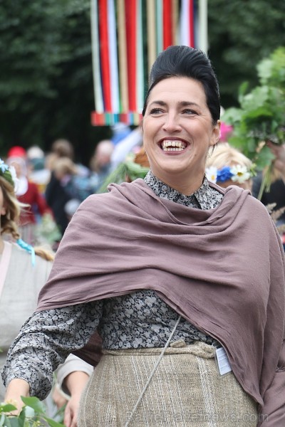 Dziesmu un deju svētku atklāšanas gājiens pulcē Rīgā visus Latvijas novadus (301-400) 226822