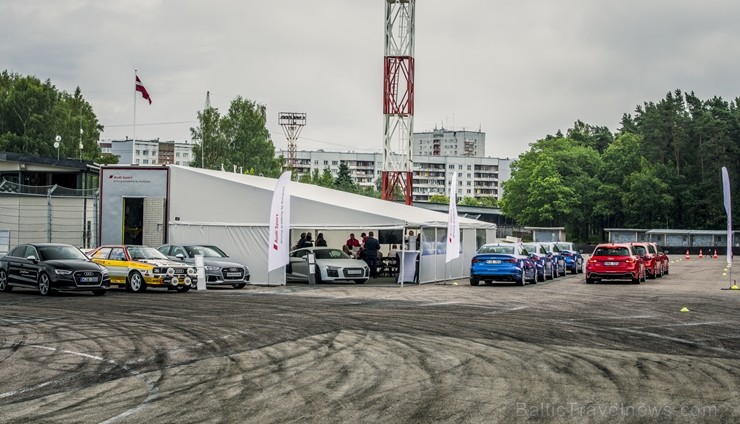 Travelnews.lv izmēģina Audi RS 3 un Audi RS 4 dinamiskās īpašības Biķernieku trasē 226838