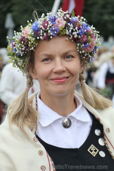 Dziesmu un deju svētku atklāšanas gājiens pulcē Rīgā visus Latvijas novadus (401-500) 226947