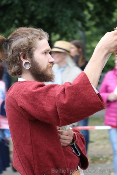 Dziesmu un deju svētku atklāšanas gājiens pulcē Rīgā visus Latvijas novadus (401-500) 227001