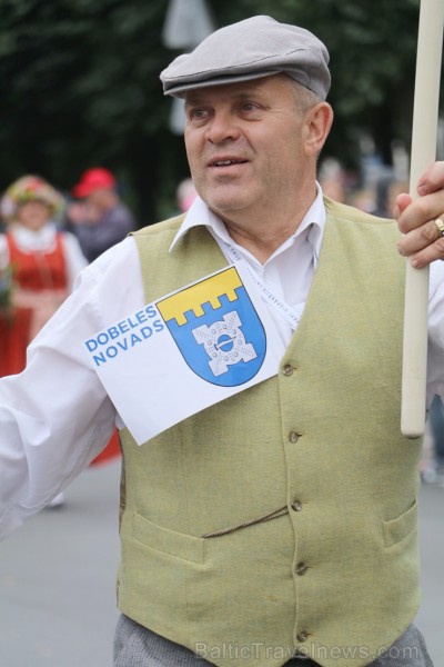 Dziesmu un deju svētku atklāšanas gājiens pulcē Rīgā visus Latvijas novadus (401-500) 227008