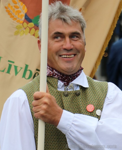 Dziesmu un deju svētku atklāšanas gājiens pulcē Rīgā visus Latvijas novadus (401-500) 227024