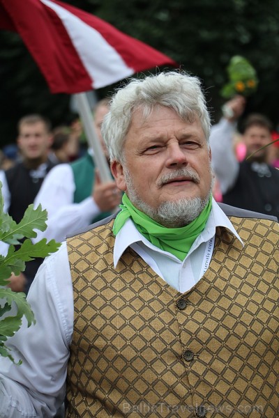 Dziesmu un deju svētku atklāšanas gājiens pulcē Rīgā visus Latvijas novadus (401-500) 227026