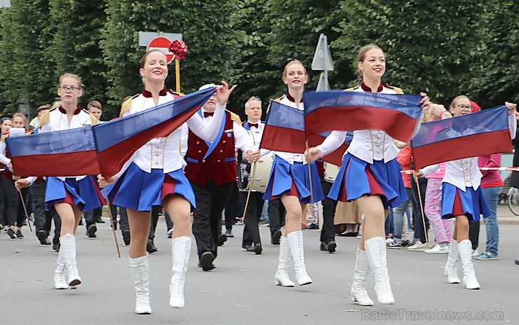 Dziesmu un deju svētku atklāšanas gājiens pulcē Rīgā visus Latvijas novadus (501-600) 227037