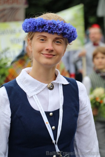 Dziesmu un deju svētku atklāšanas gājiens pulcē Rīgā visus Latvijas novadus (501-600) 227091