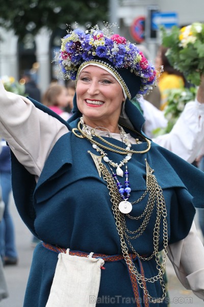 Dziesmu un deju svētku atklāšanas gājiens pulcē Rīgā visus Latvijas novadus (501-600) 227101
