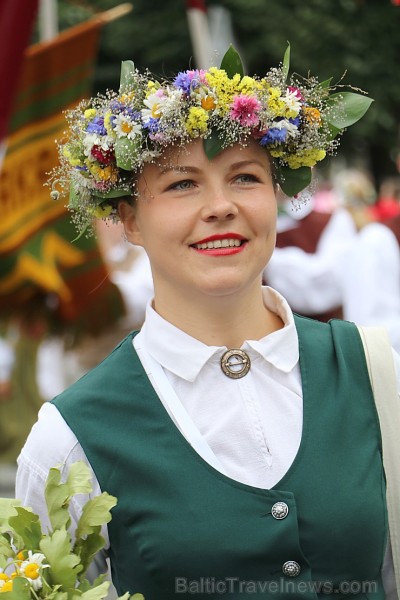 Dziesmu un deju svētku atklāšanas gājiens pulcē Rīgā visus Latvijas novadus (501-600) 227107