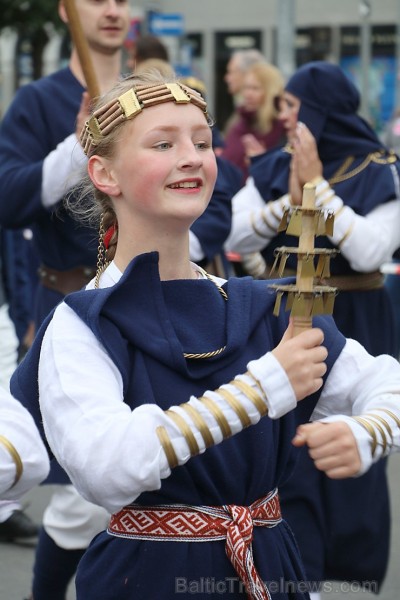 Dziesmu un deju svētku atklāšanas gājiens pulcē Rīgā visus Latvijas novadus (501-600) 227129