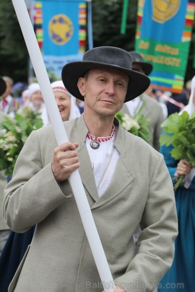Dziesmu un deju svētku atklāšanas gājiens pulcē Rīgā visus Latvijas novadus (501-600) 227177