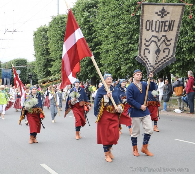Dziesmu un deju svētku atklāšanas gājiens pulcē Rīgā visus Latvijas novadus (501-600) 227190