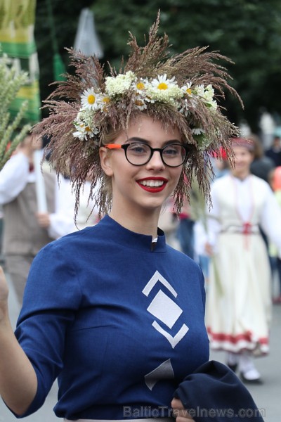 Dziesmu un deju svētku atklāšanas gājiens pulcē Rīgā visus Latvijas novadus (601-700) 227237