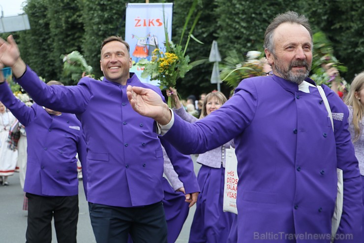 Dziesmu un deju svētku atklāšanas gājiens pulcē Rīgā visus Latvijas novadus (601-700) 227348