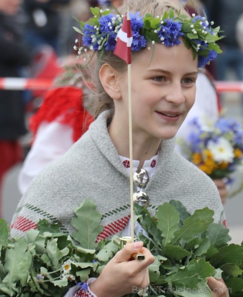 Dziesmu un deju svētku atklāšanas gājiens pulcē Rīgā visus Latvijas novadus (601-700) 227381