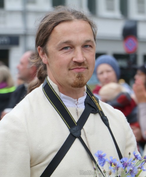 Dziesmu un deju svētku atklāšanas gājiens pulcē Rīgā visus Latvijas novadus (601-700) 227395