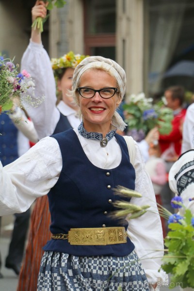 Dziesmu un deju svētku atklāšanas gājiens pulcē Rīgā visus Latvijas novadus (701-800) 227428