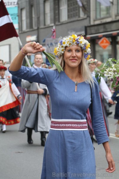 Dziesmu un deju svētku atklāšanas gājiens pulcē Rīgā visus Latvijas novadus (701-800) 227478