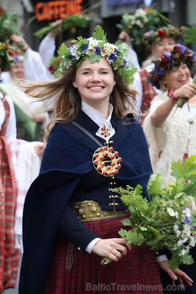 Dziesmu un deju svētku atklāšanas gājiens pulcē Rīgā visus Latvijas novadus (701-800) 227480