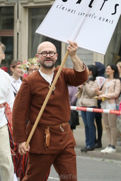 Dziesmu un deju svētku atklāšanas gājiens pulcē Rīgā visus Latvijas novadus (701-800) 227492