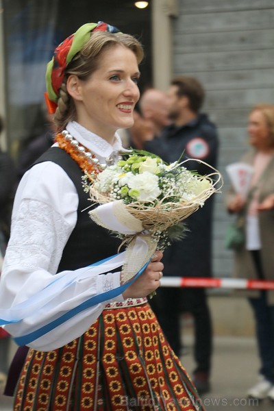 Dziesmu un deju svētku atklāšanas gājiens pulcē Rīgā visus Latvijas novadus (801-845) 227602