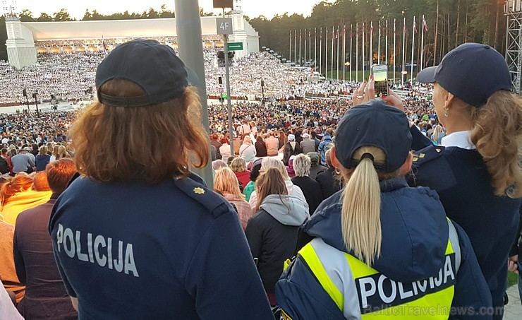 Travelnews.lv piedāvā fotomirkļus no noslēguma koncerta «Zvaigžņu ceļā» 227645