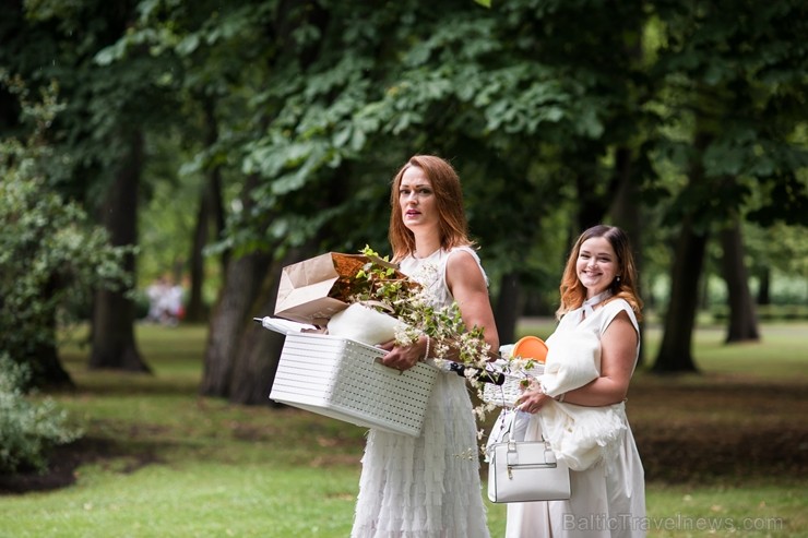Jau ceturto gadu Rīgā notiek baltais pop-up pikniks «L’elegante Pop-Up Picnic» 227881