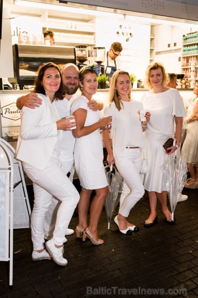 Jau ceturto gadu Rīgā notiek baltais pop-up pikniks «L’elegante Pop-Up Picnic» 227972